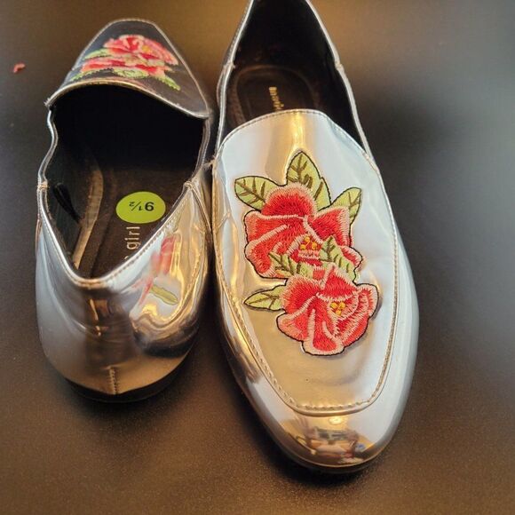 BRAN NEW MADDEN GIRL ORBITT METALLIC ROSE EMBROIDERY EMBELLISHED FLAT - Picture 14 of 15